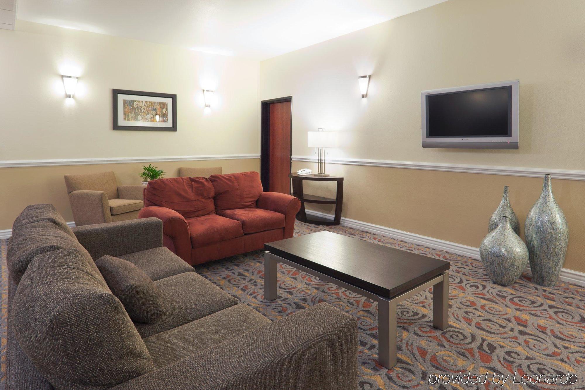 Holiday Inn Express & Suites Bakersfield Central By Ihg Zimmer foto