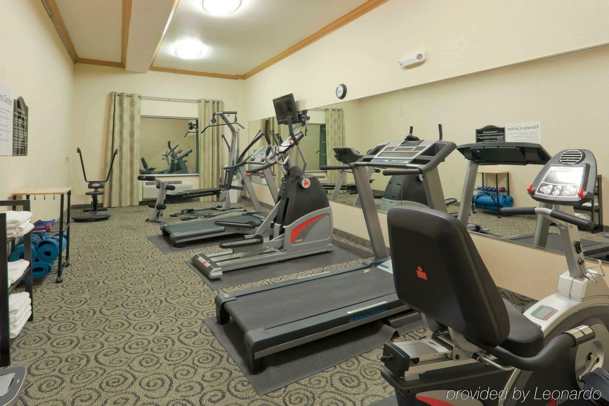 Holiday Inn Express & Suites Bakersfield Central By Ihg Einrichtungen foto